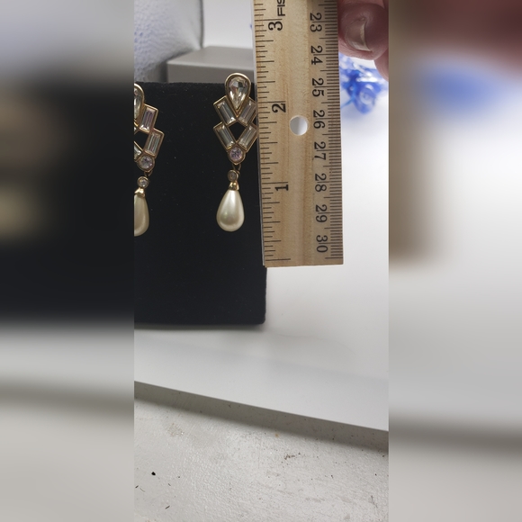 Gold tone earrings and locket set - Picture 5 of 10